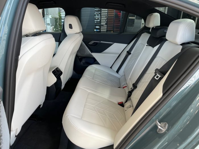 BMW Seria 5, 520I, 2025, 2000 km