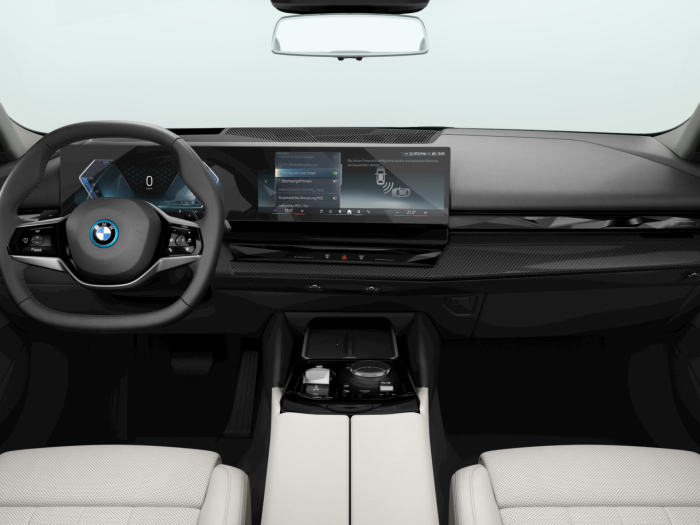 BMW Seria 5, 550E XDRIVE, 2024, 50300 km