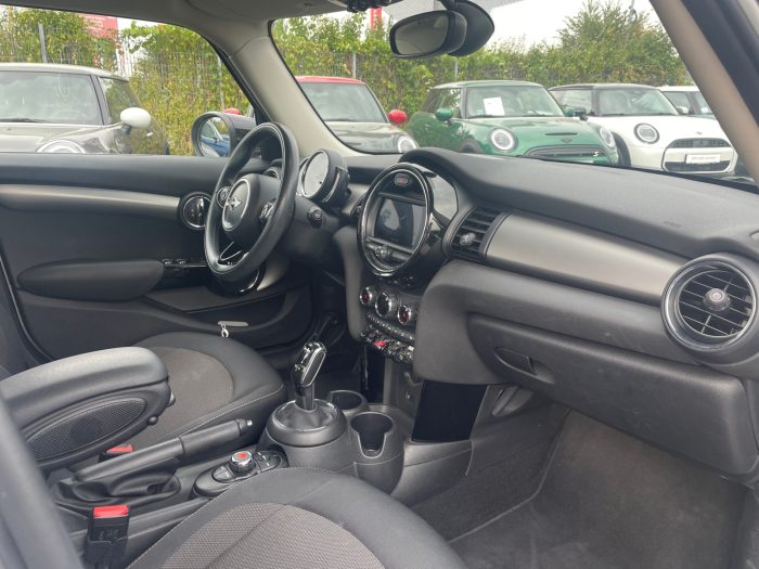 MINI Hatch 5 usi, COOPER, 2019, 54630 km