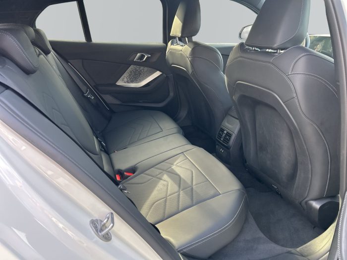 BMW Seria 1, 118D, 2024, 22199 km