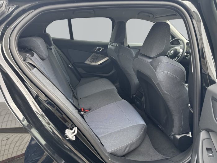 BMW Seria 1, 118D, 2024, 8635 km