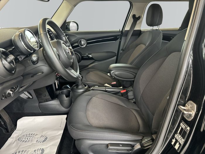 MINI Hatch 5 usi, COOPER, 2022, 51604 km