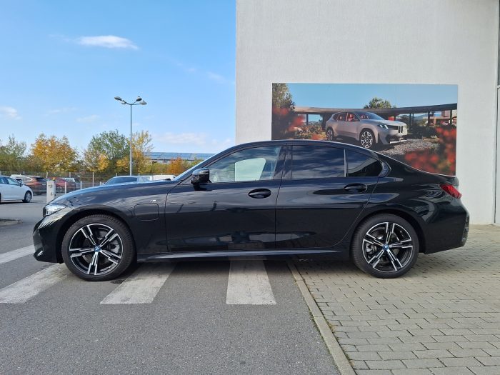 BMW Seria 3, 330E XDRIVE, 2023, 33176 km