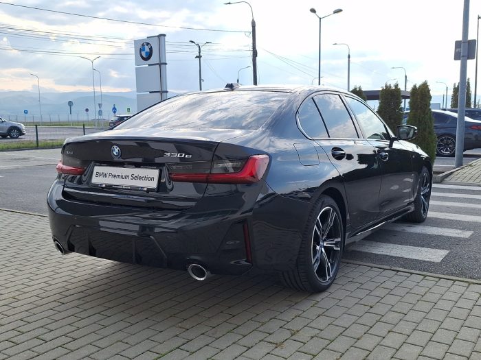 BMW Seria 3, 330E XDRIVE, 2023, 33176 km