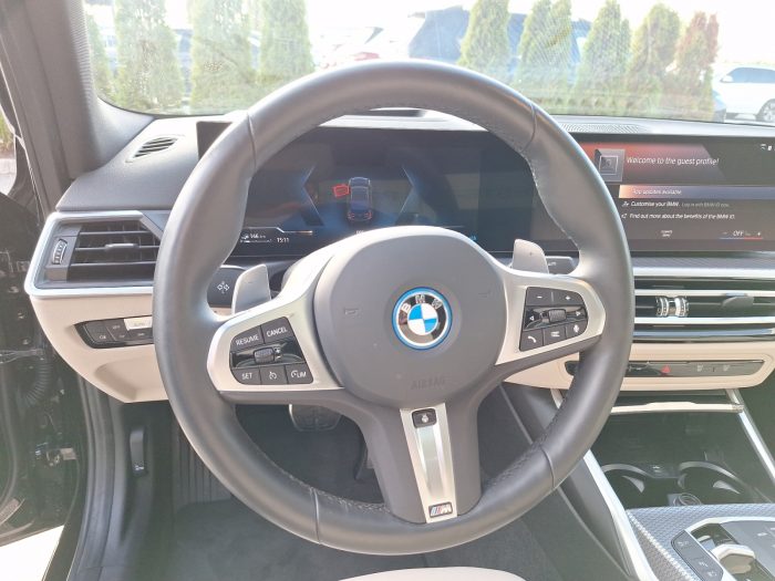 BMW Seria 3, 330E XDRIVE, 2023, 33176 km