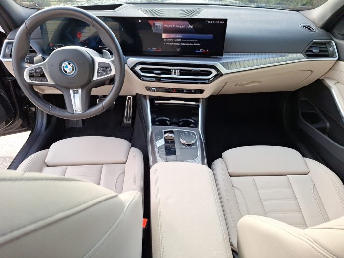 BMW Seria 3, 330E XDRIVE, 2023, 33176 km