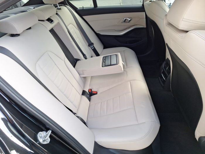 BMW Seria 3, 330E XDRIVE, 2023, 33176 km