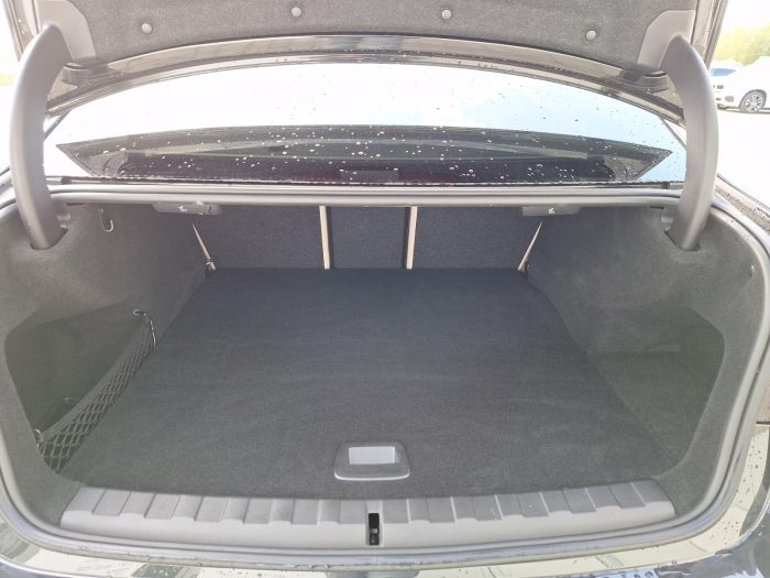 BMW Seria 3, 330E XDRIVE, 2023, 33176 km