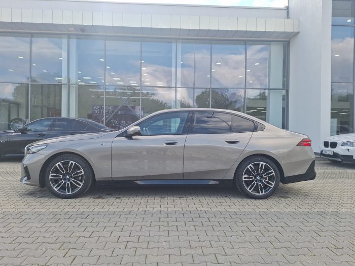 BMW Seria 5, 520D, 2024, 7400 km
