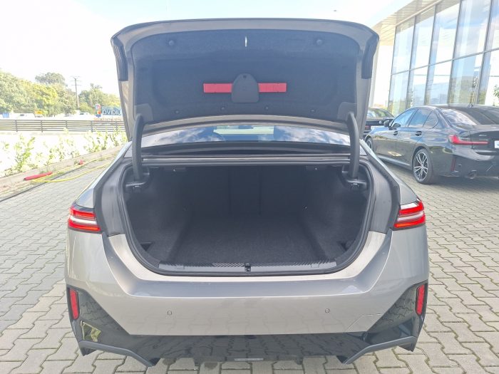 BMW Seria 5, 520D, 2024, 7400 km