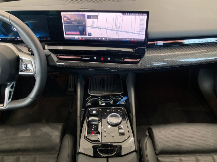 BMW Seria 5, 520I, 2024, 25316 km