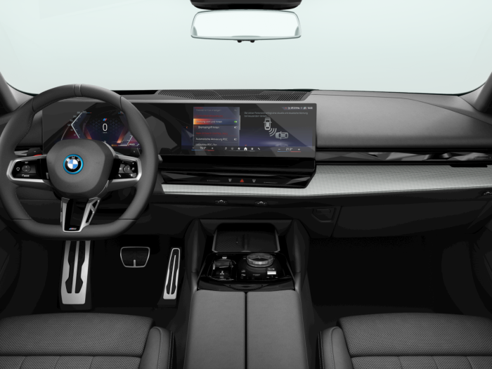 BMW Seria 5, 550E XDRIVE, 2024, 21600 km