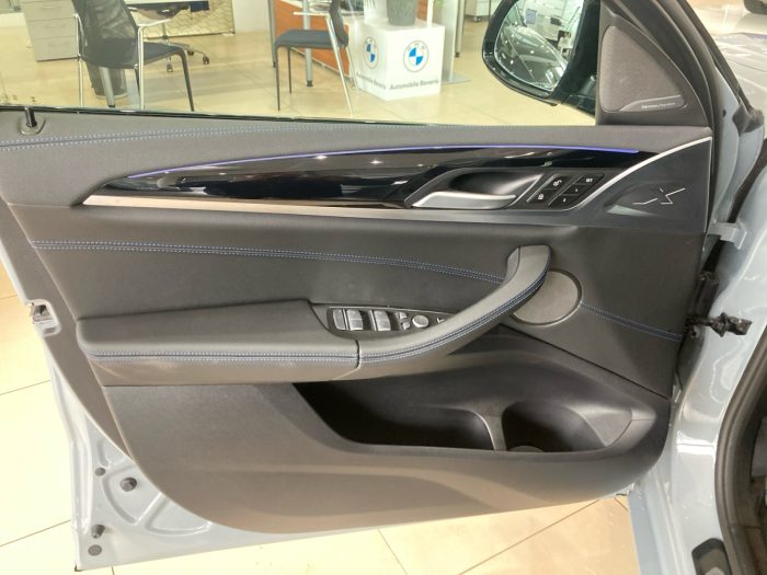 BMW X4, X4 M40D, 2024, 5700 km