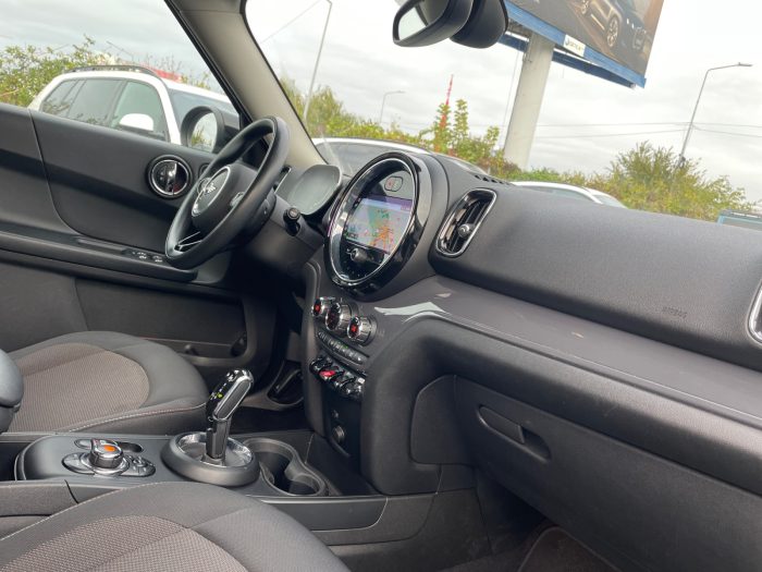 MINI Countryman, COUNTRYMAN COOPER D, 2021, 77672 km