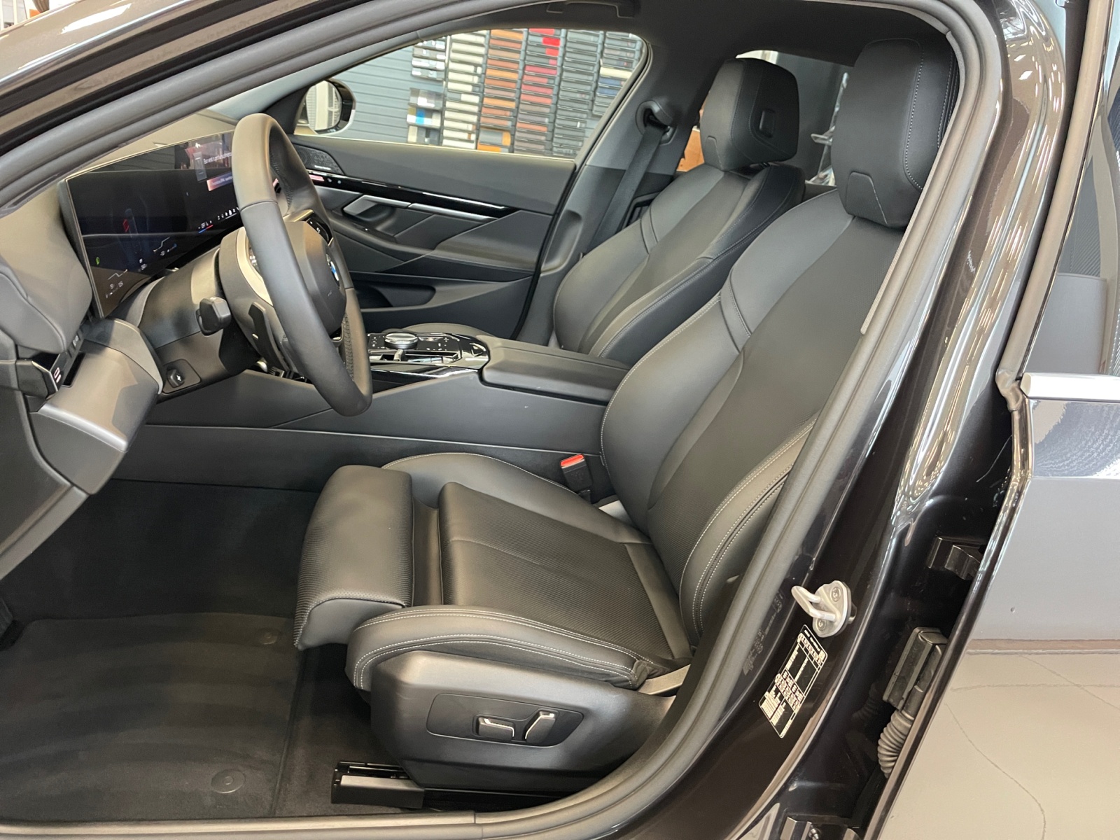 BMW_Seria-5_520I_2024_mild-hybrid-petrol_29449_km_190_CP_05 BMW Seria 5, 520I, 2024, 29449 km