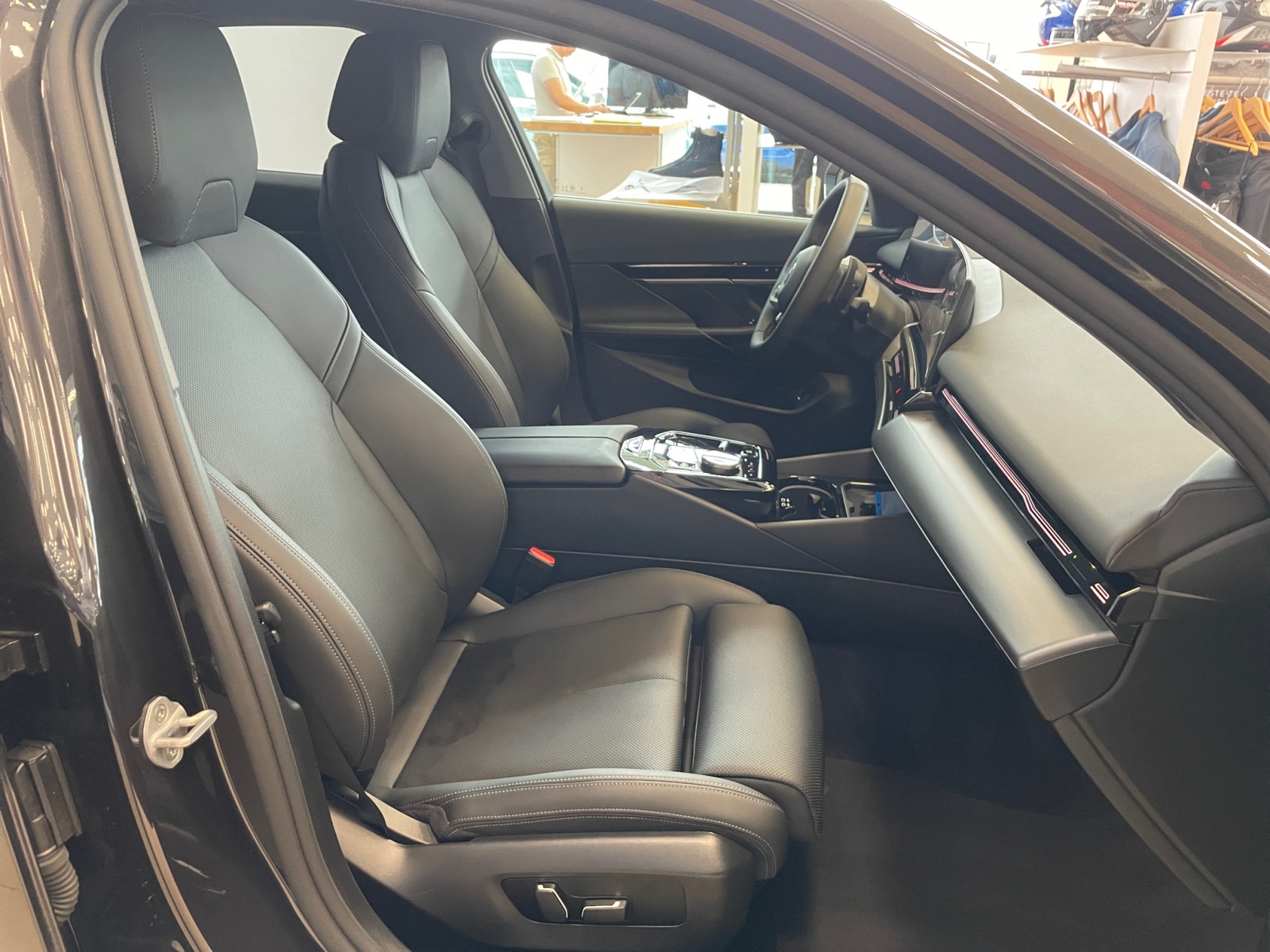 BMW_Seria-5_520I_2024_mild-hybrid-petrol_29449_km_190_CP_14 BMW Seria 5, 520I, 2024, 29449 km