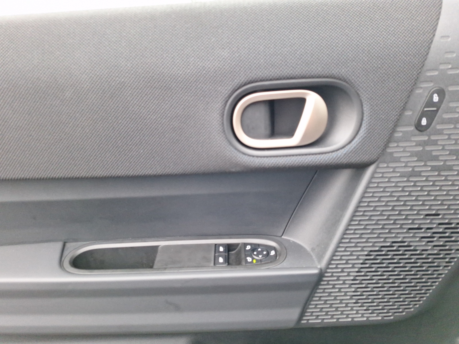 MINI_Cooper-C_COOPER-C_2024_benzina_156_CP_05 MINI Cooper C, COOPER C, 2024, 5619 km