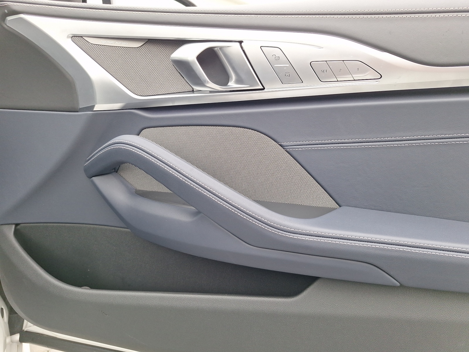 BMW_Seria-8_840I-XDRIVE-CABRIO_2025_benzina_18400_km_333_CP_12 BMW Seria 8, 840I XDRIVE CABRIO, 2025, 18400 km