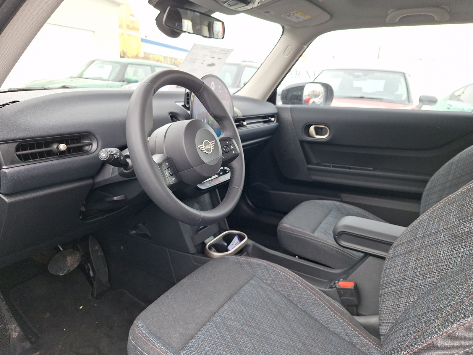 MINI_Cooper-C_COOPER-C_2024_benzina_11500_km_156_CP_04 MINI Cooper C, COOPER C, 2024, 11500 km