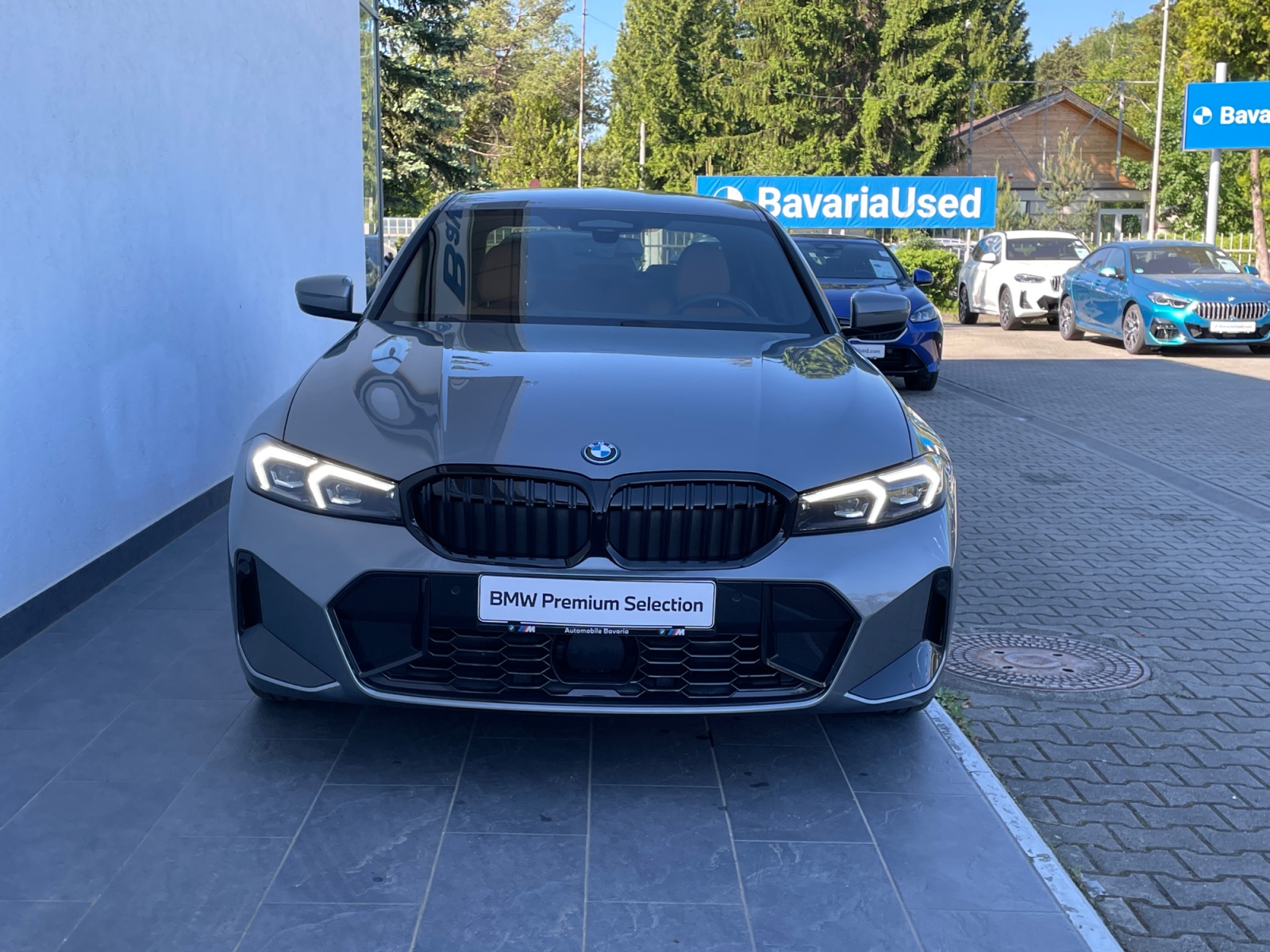330E XDRIVE SEDAN
