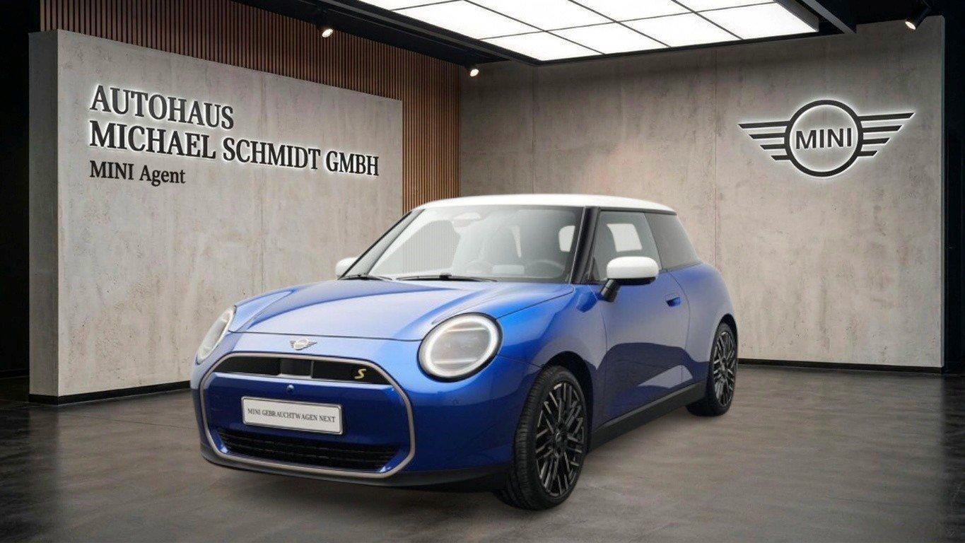 MINI , COOPER SE FAVOURED TRIM, 2025, 4352 km