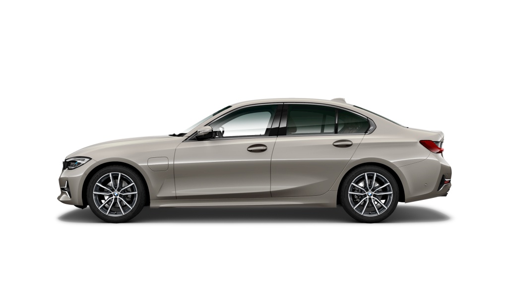 BMW 330e 2021 — imagine 3