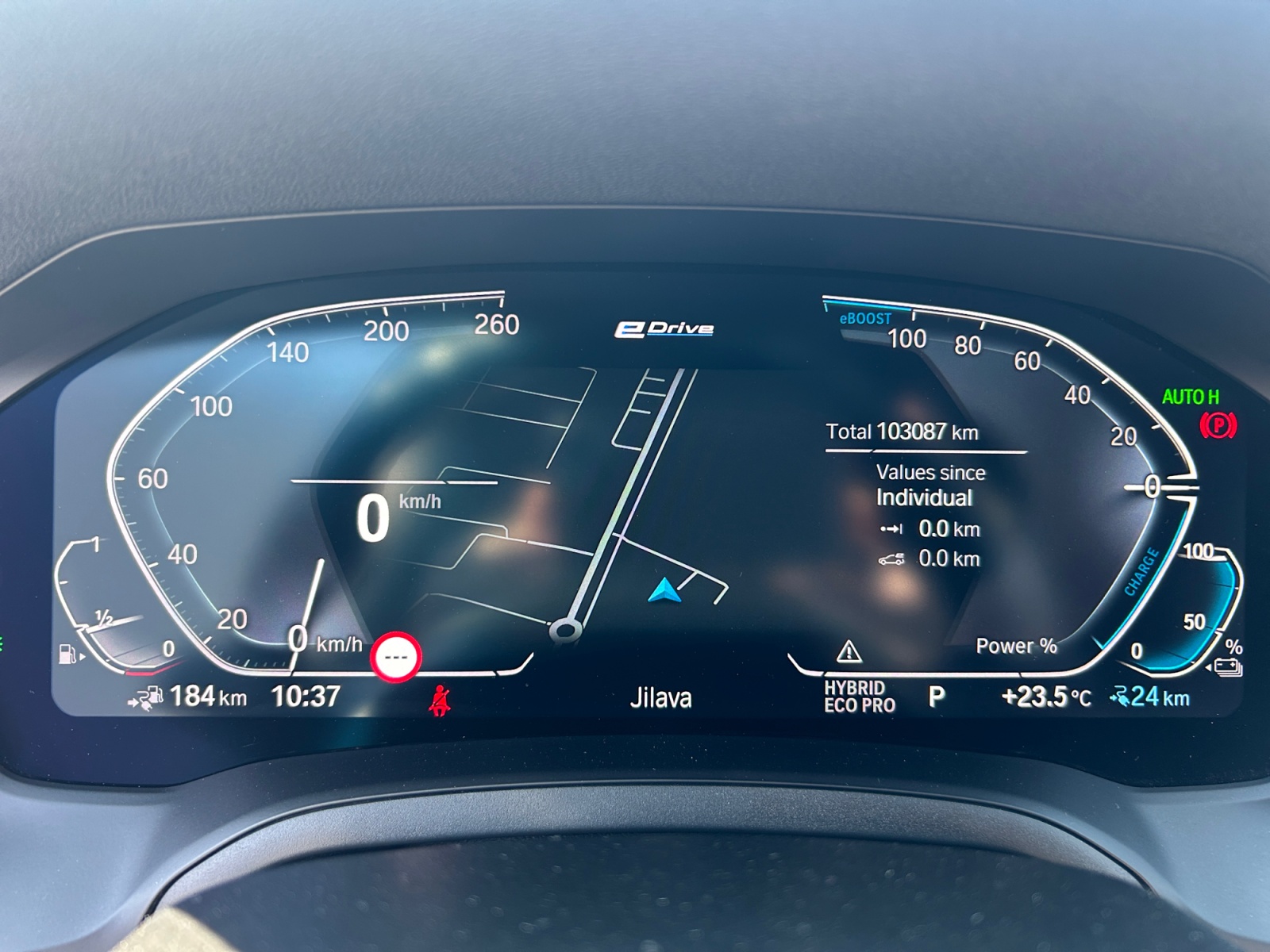BMW 330e 2021 — imagine 9