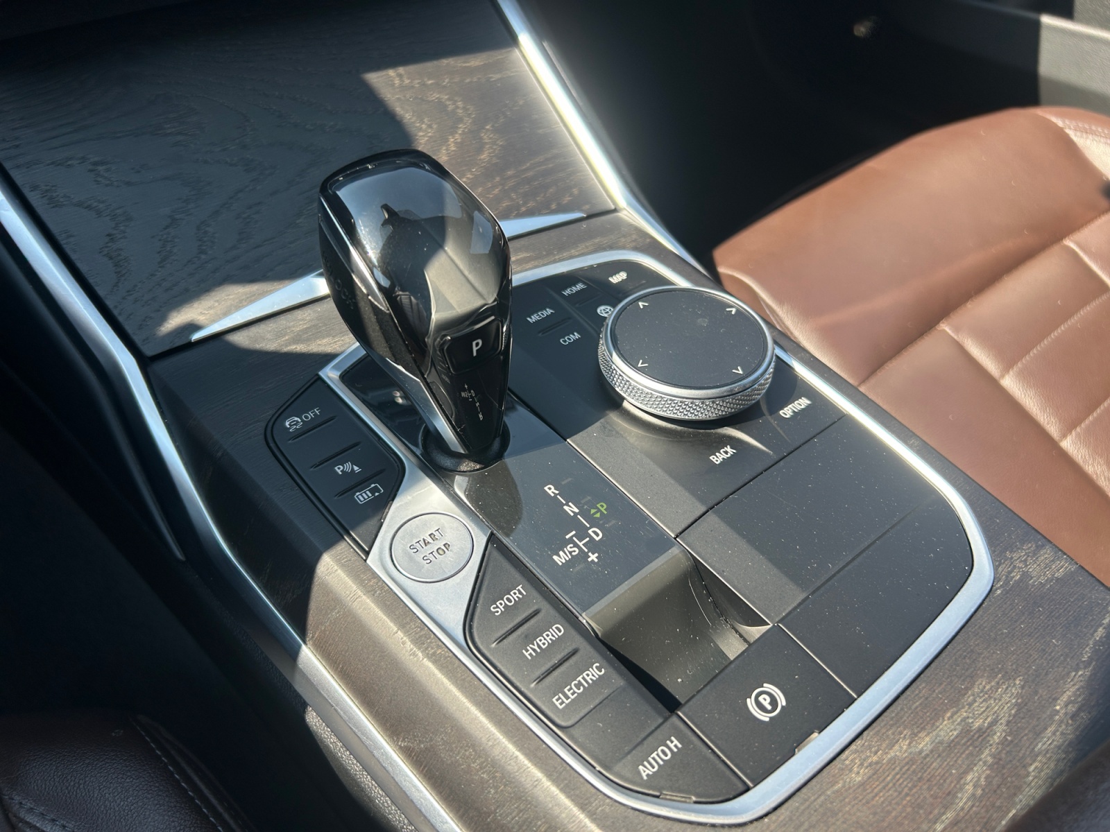 BMW 330e 2021 — imagine 11