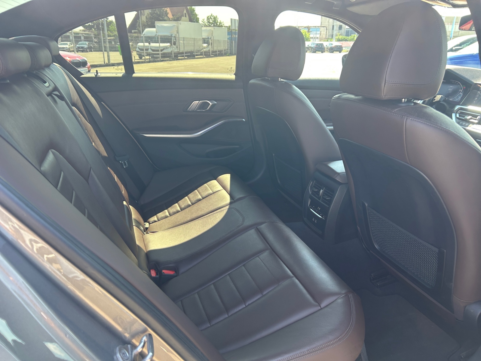 BMW 330e 2021 — imagine 14