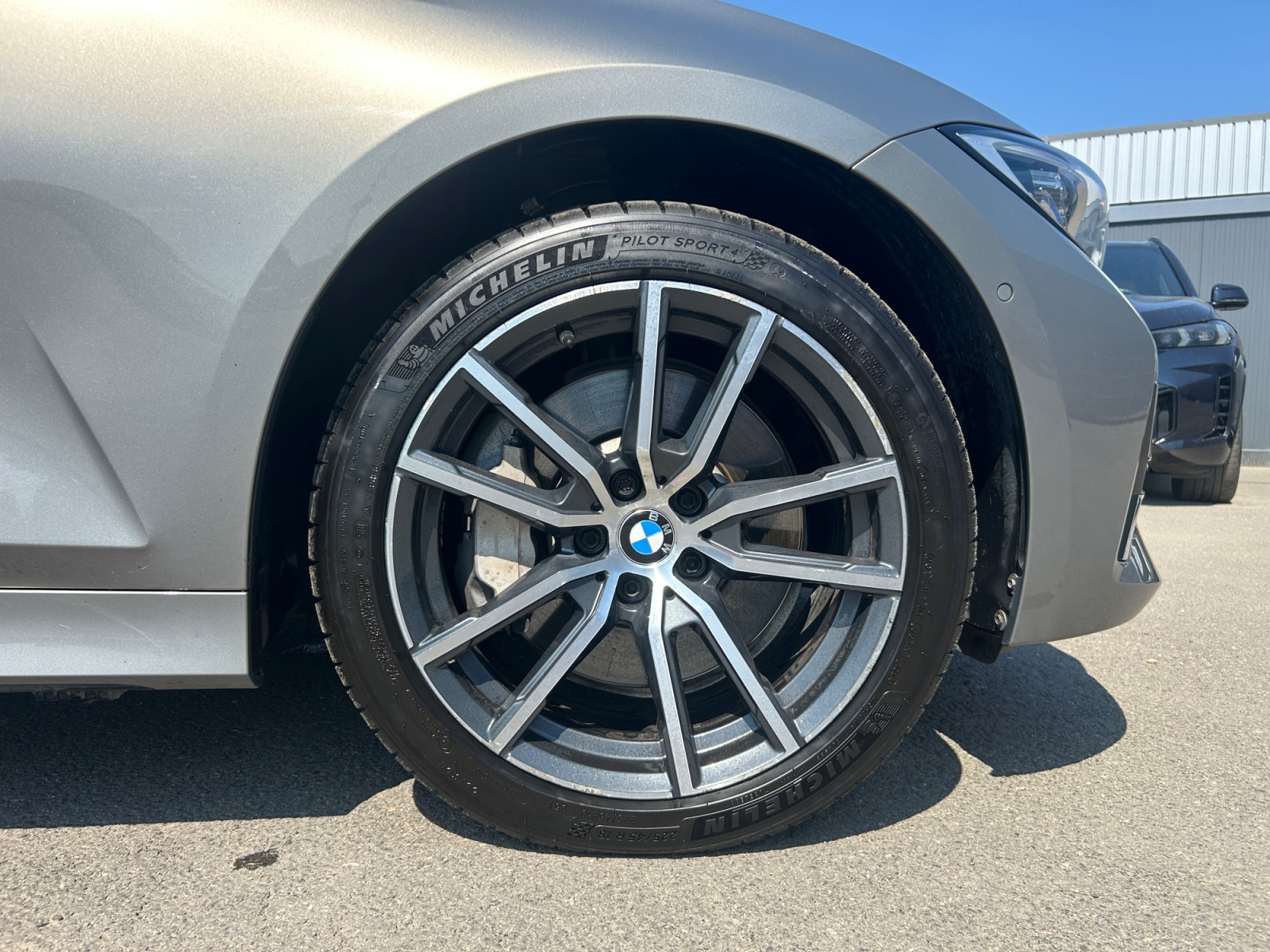 BMW 330e 2021 — imagine 18