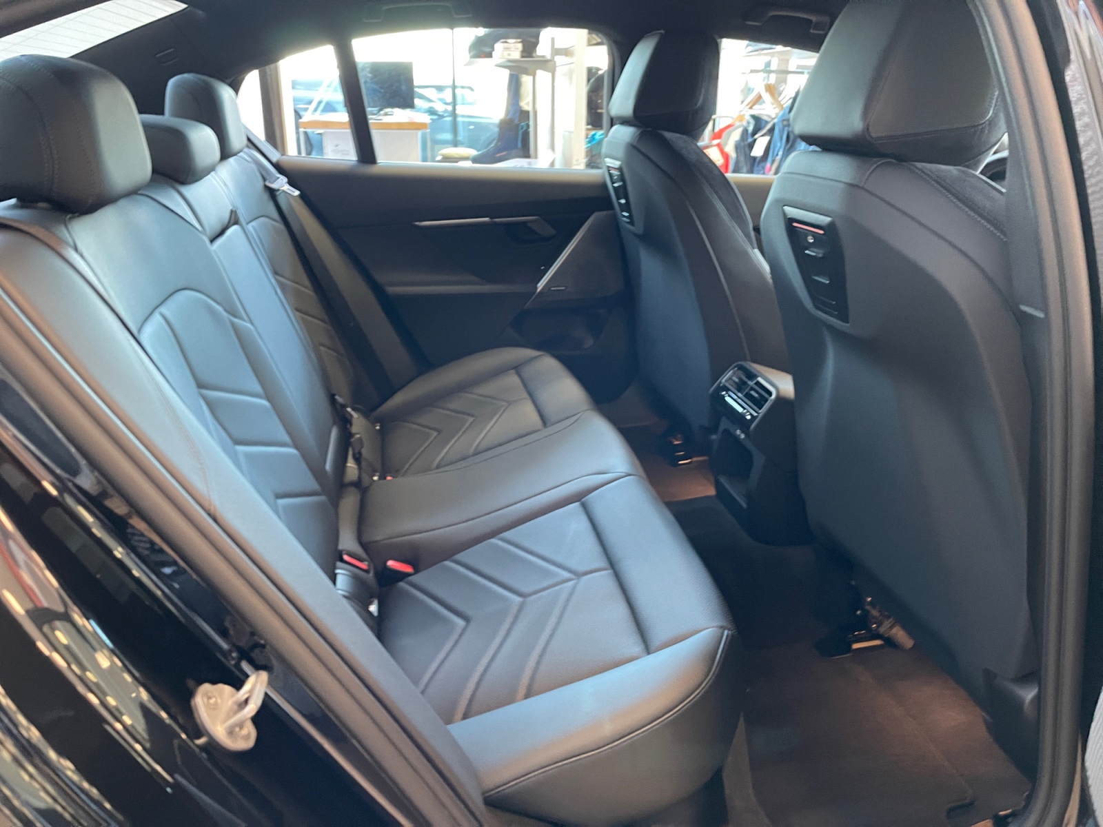 BMW 530e 2025 — imagine 13