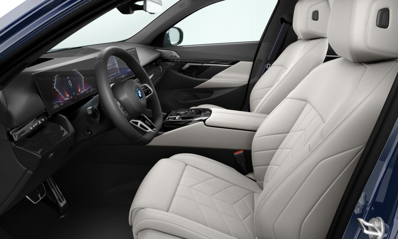 BMW 550e 2025 — imagine 4