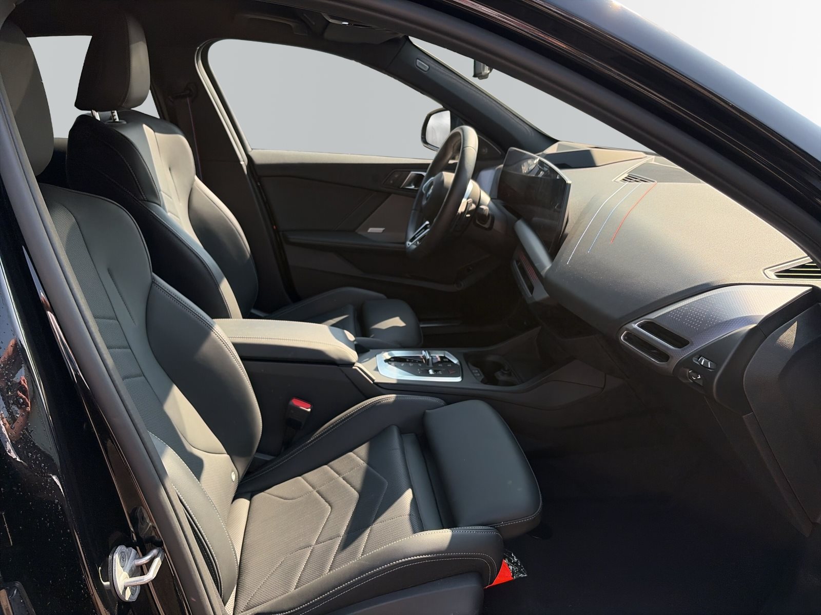 BMW 1 Series 2025 — imagine 11