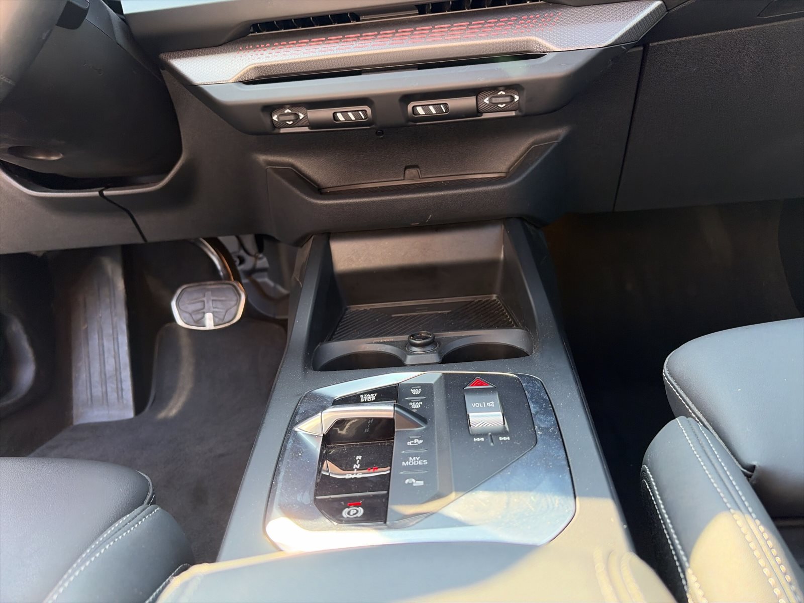 BMW 1 Series 2025 — imagine 13