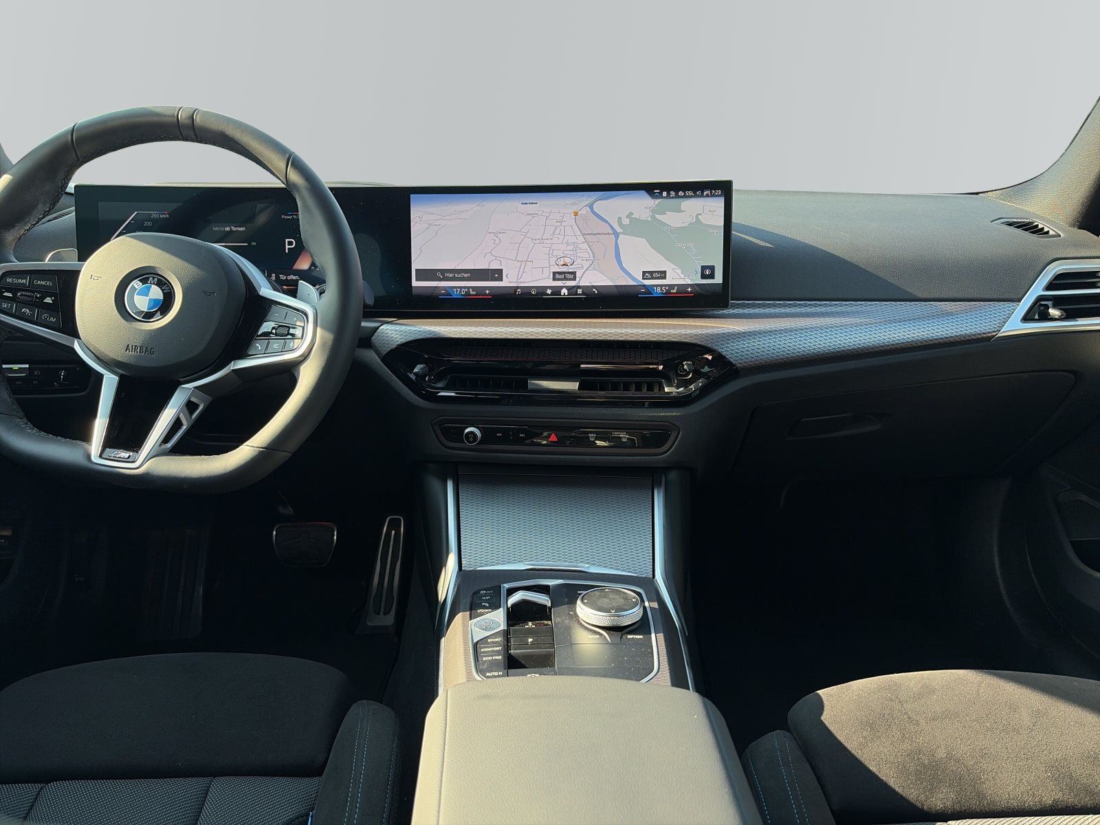 BMW 330i 2025 — imagine 12