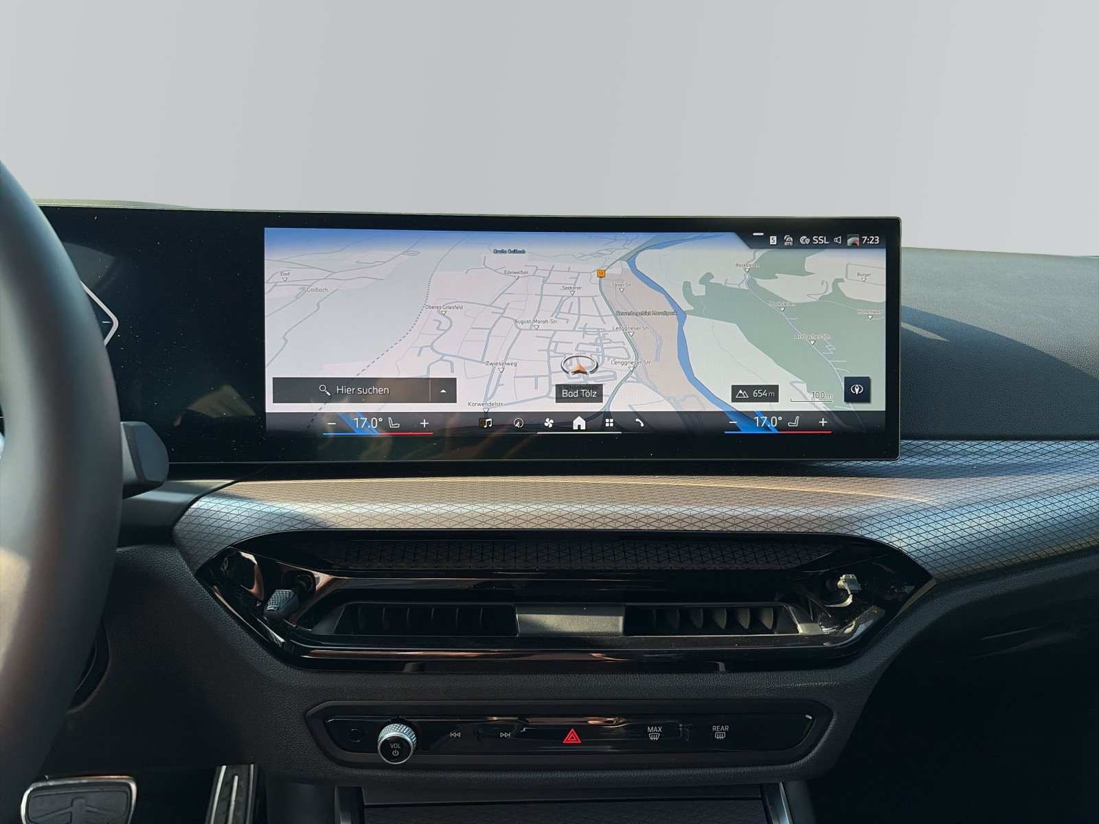 BMW 330i 2025 — imagine 14