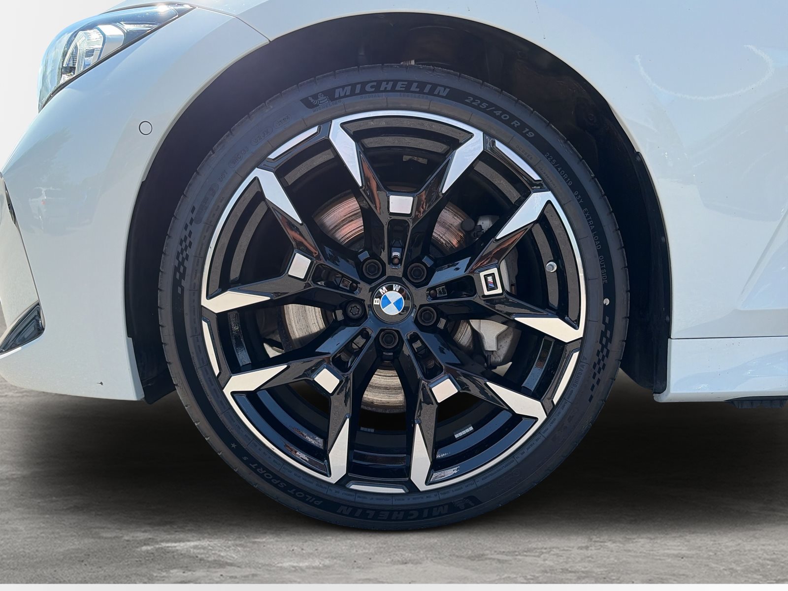 BMW 330i 2025 — imagine 17