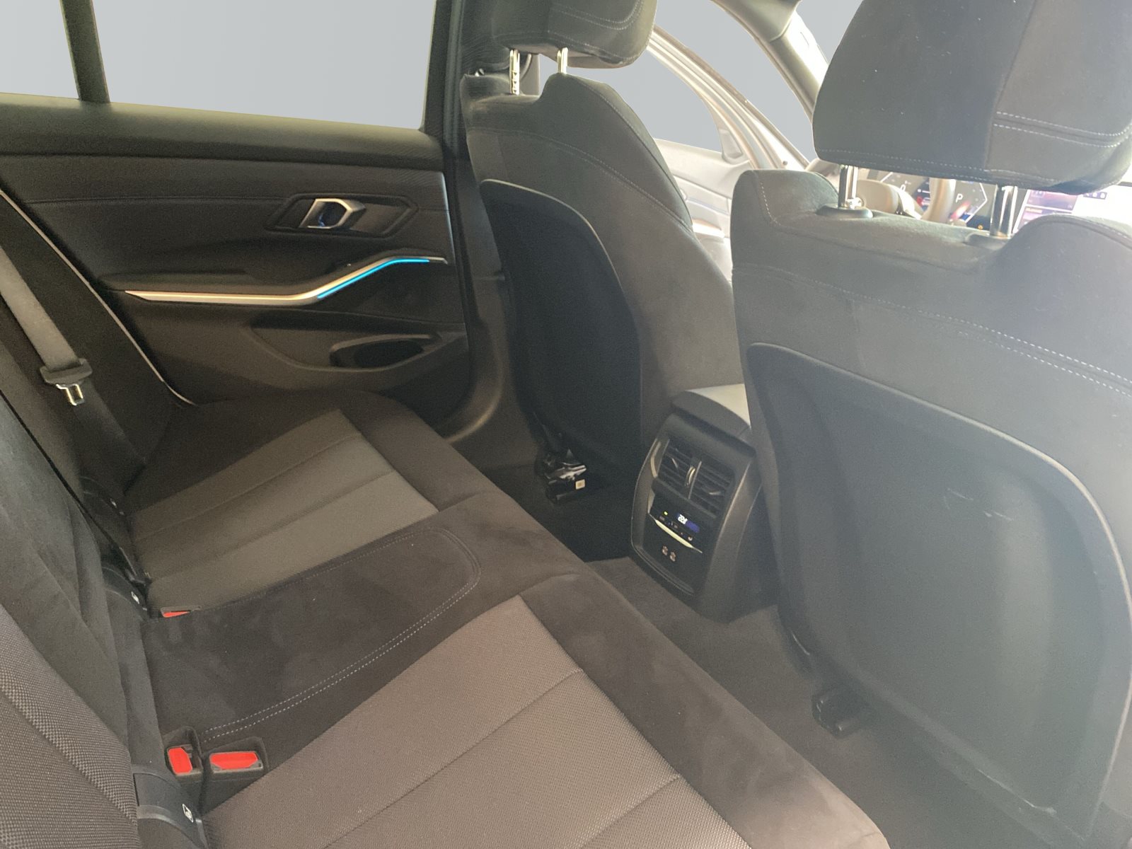 BMW Unknown Model 2025 — imagine 10