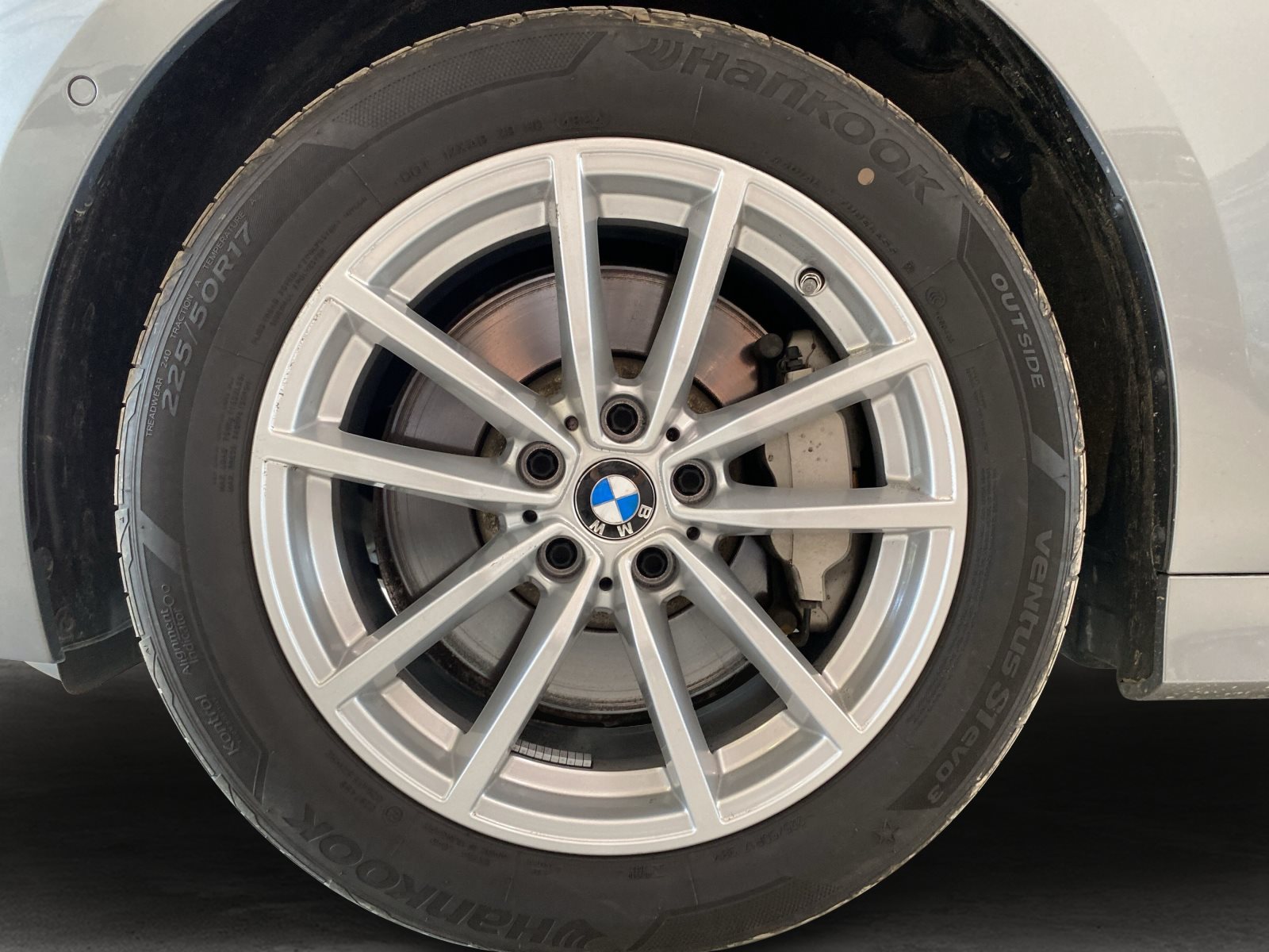 BMW 330i 2025 — imagine 17