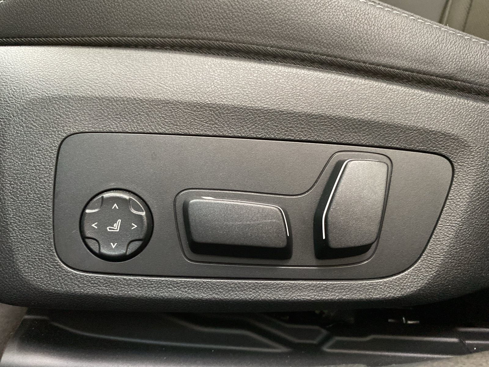 BMW 330i 2025 — imagine 19