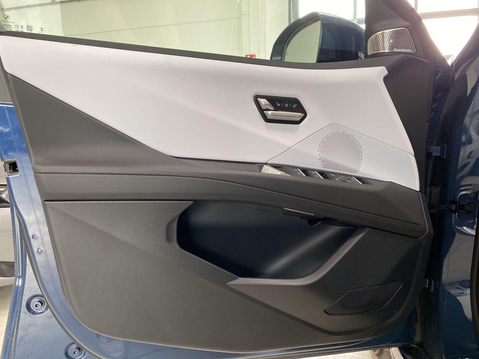 BMW iX3 2026 — imagine 18