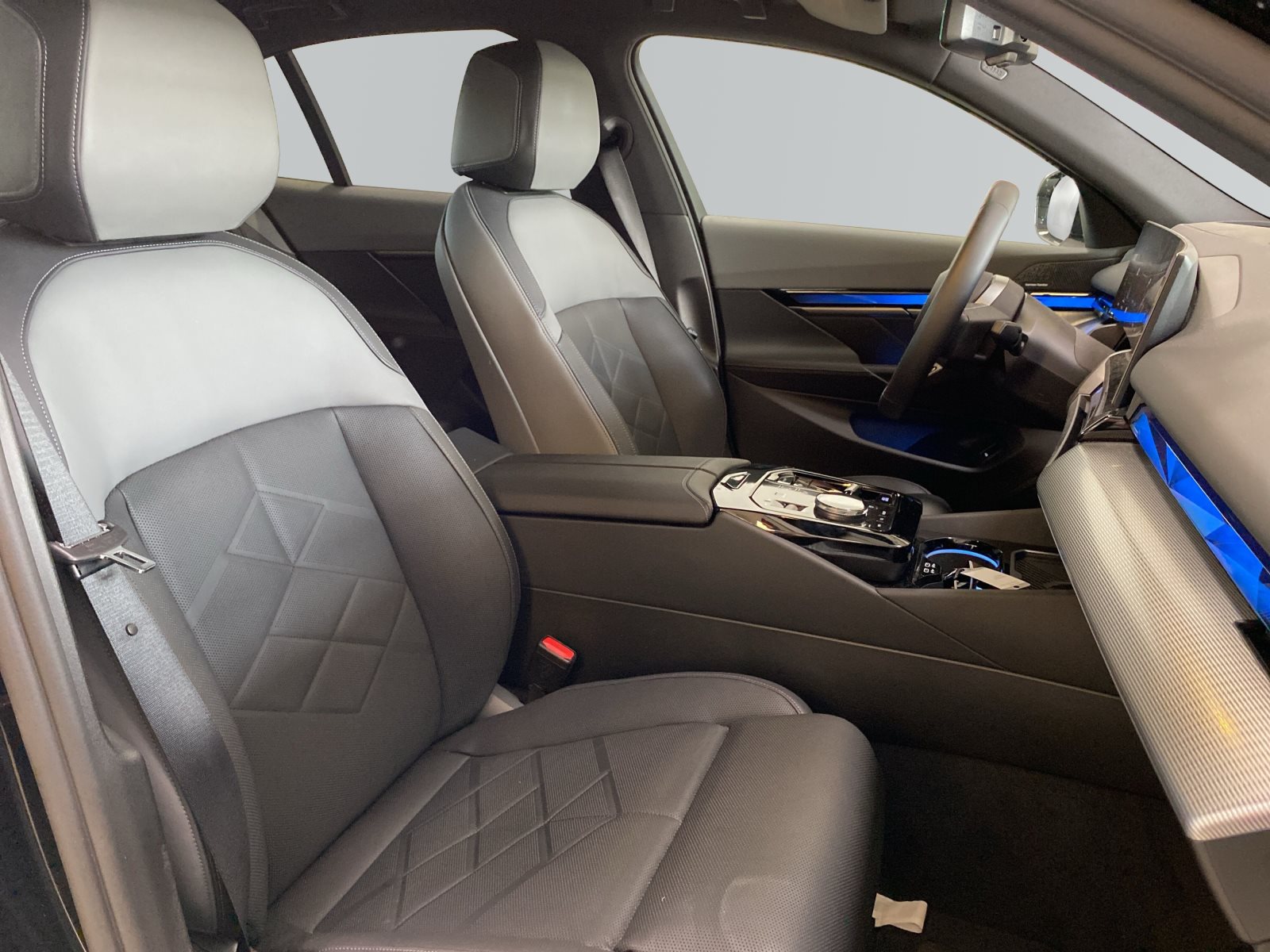 BMW i5 2025 — imagine 8