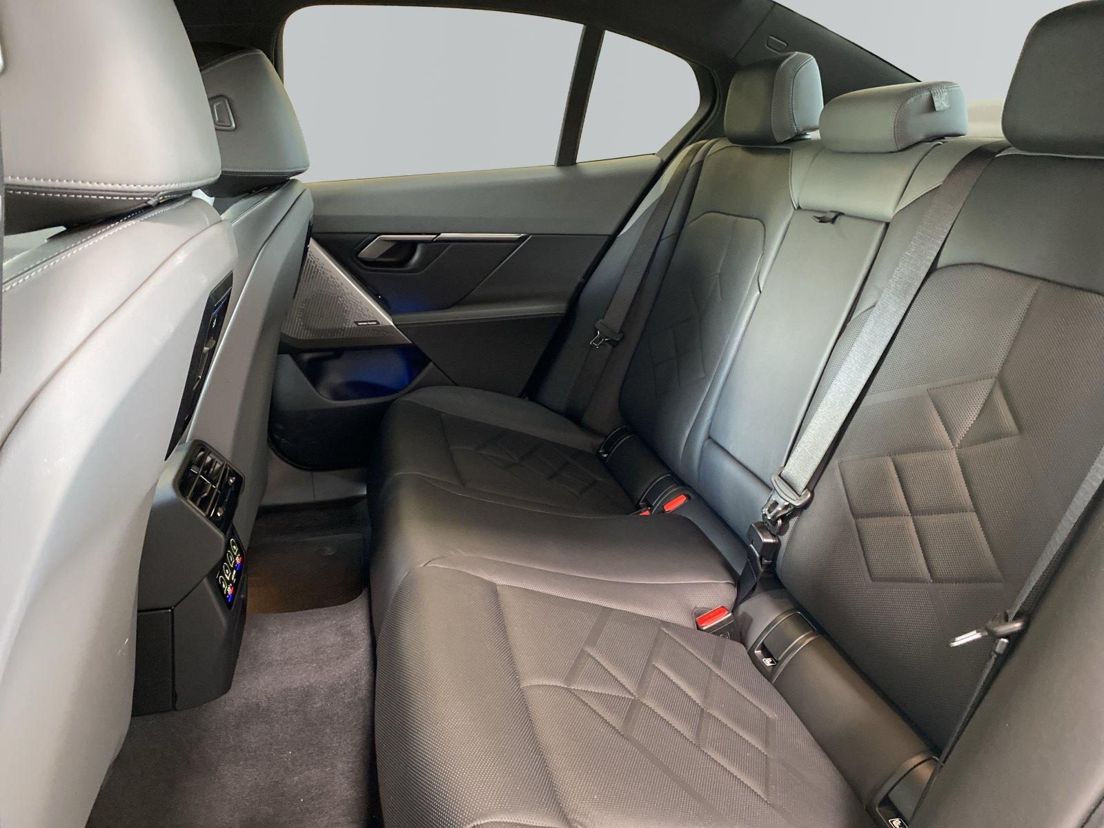 BMW i5 2025 — imagine 6
