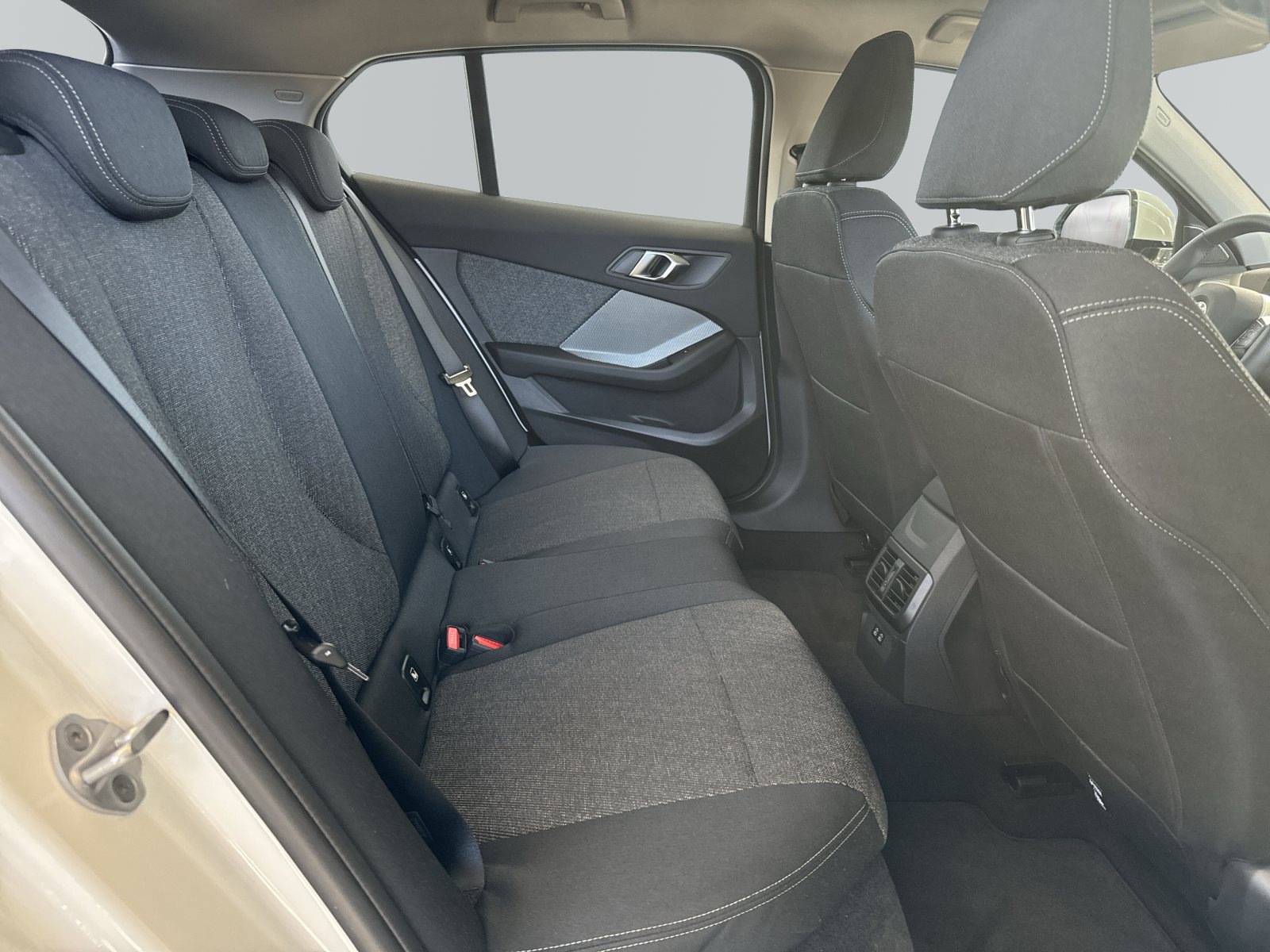 BMW 1 Series 2025 — imagine 10
