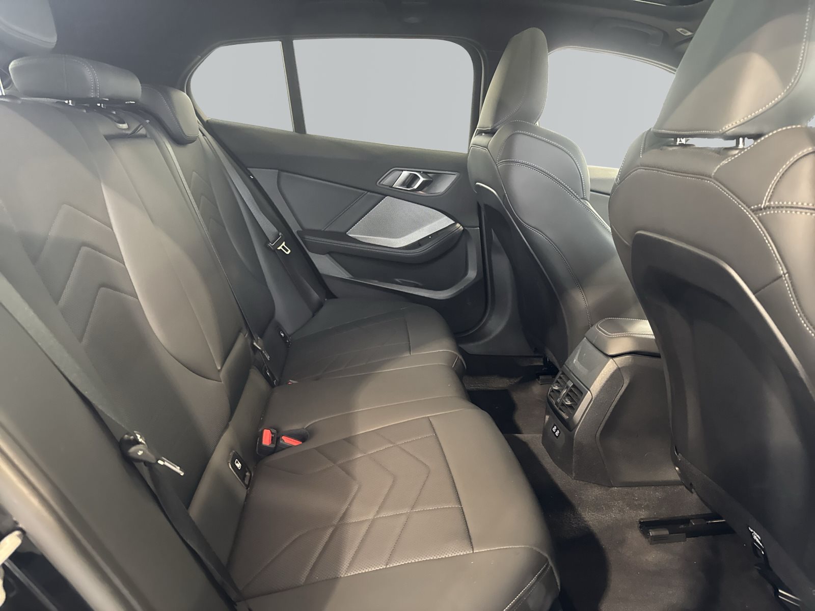BMW 1 Series 2025 — imagine 10