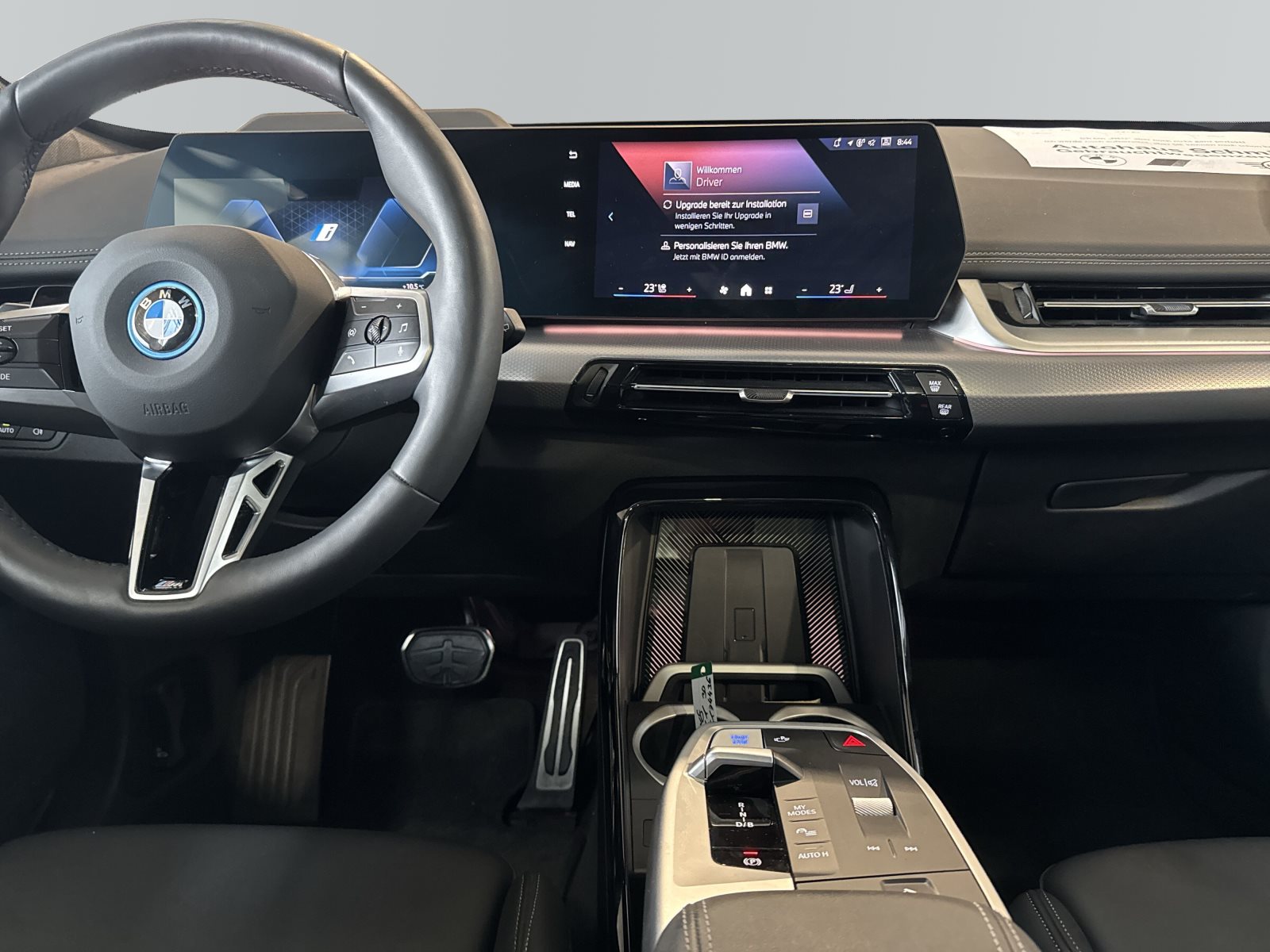 BMW iX1 2025 — imagine 13
