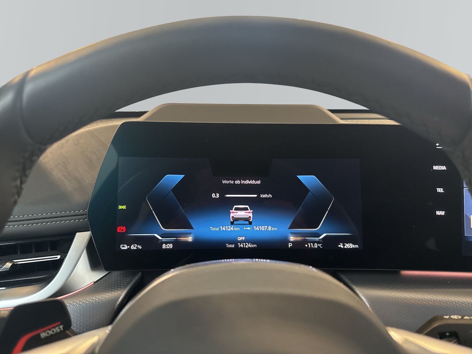 BMW iX1 2025 — imagine 15