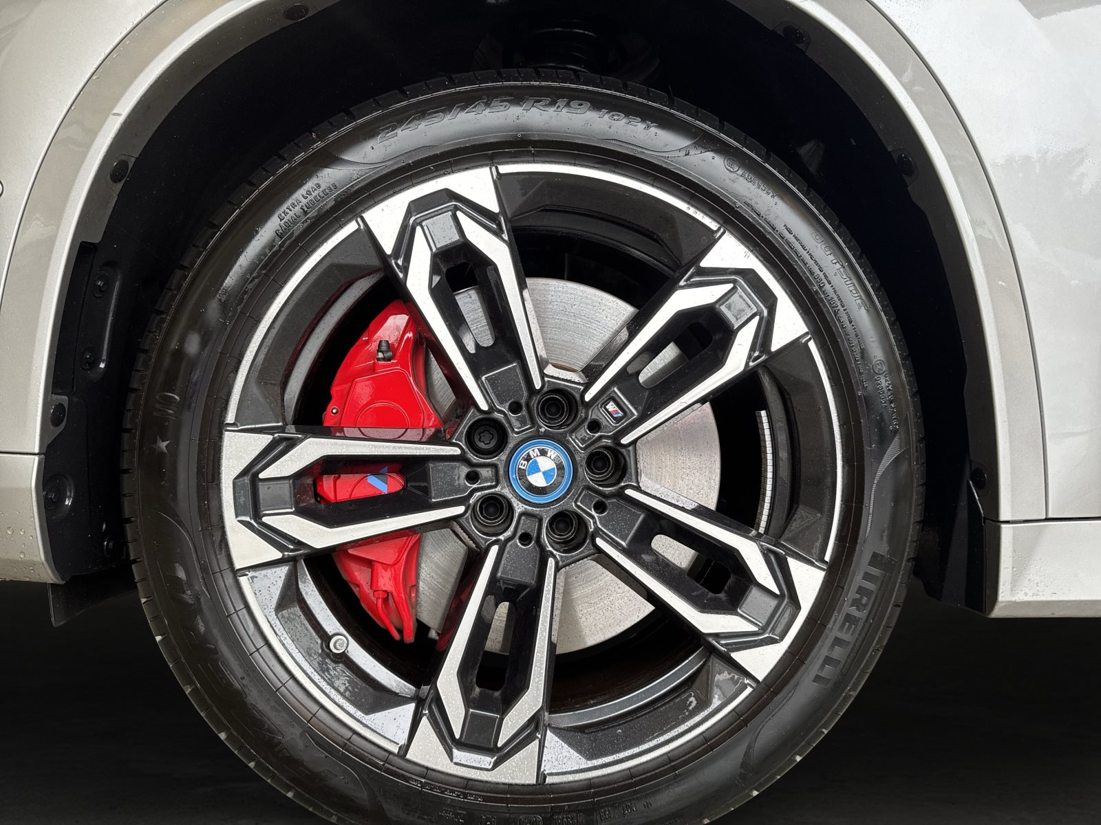 BMW iX1 2025 — imagine 17