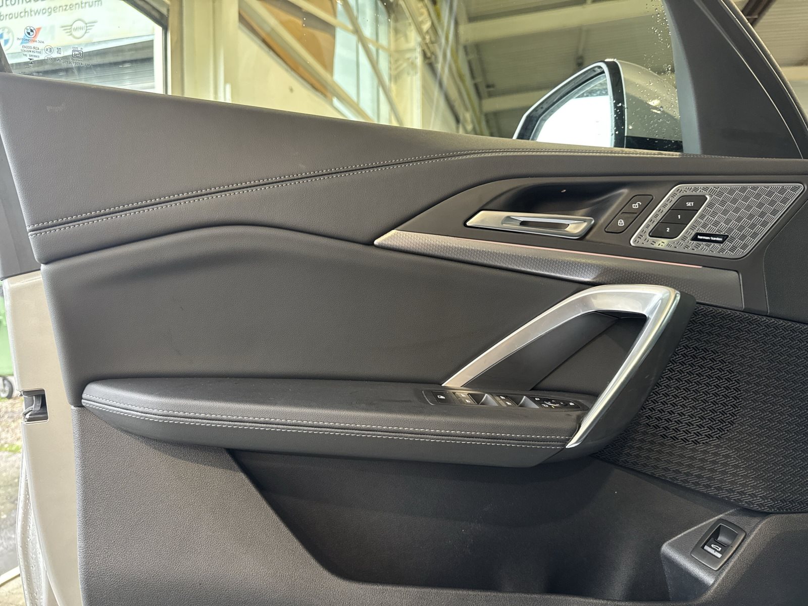 BMW iX1 2025 — imagine 18