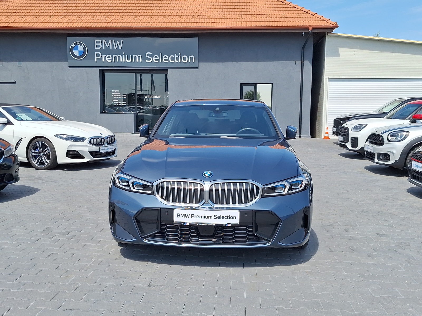 BMW 330e 2025 — imagine 2